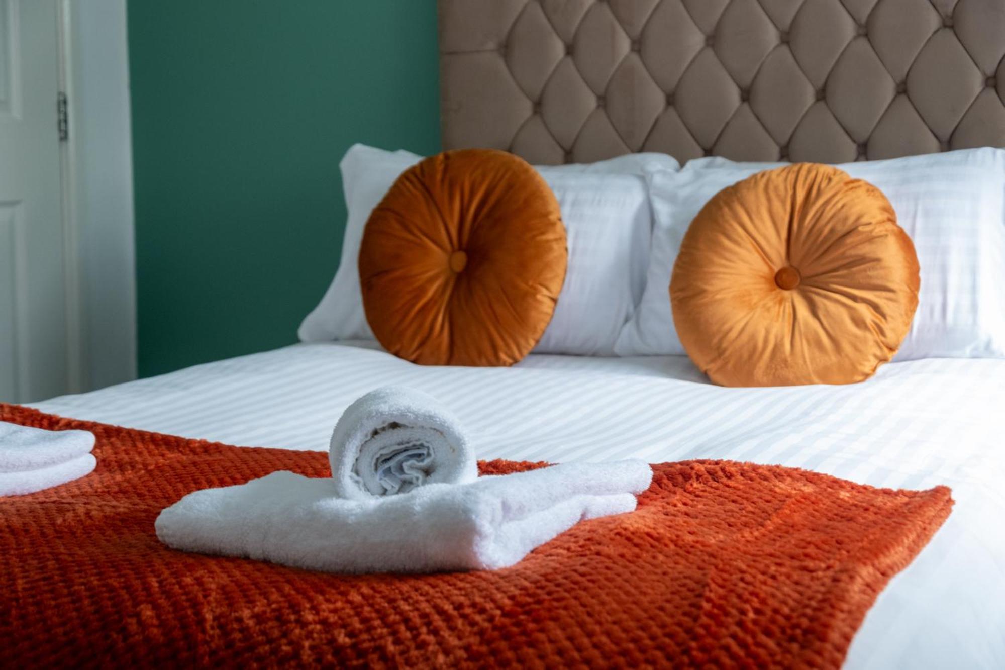 2 Bedroom Beautiful Apartment In Motherwell Mossend エクステリア 写真