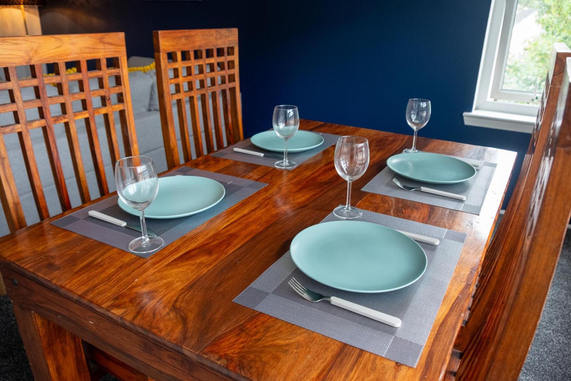 2 Bedroom Beautiful Apartment In Motherwell Mossend エクステリア 写真