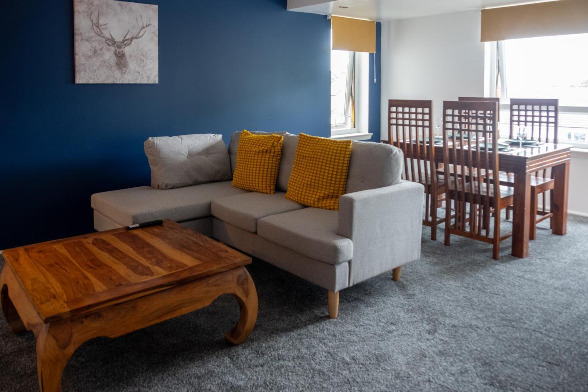2 Bedroom Beautiful Apartment In Motherwell Mossend エクステリア 写真